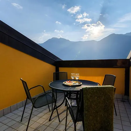 Appartement Mosaic - By Myhomeincomo