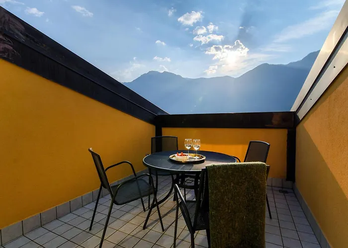 Appartement Mosaic - By Myhomeincomo