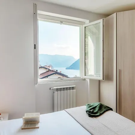 Mosaic - By Myhomeincomo Apartment Nesso