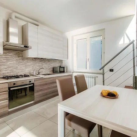 Mosaic - By Myhomeincomo 公寓