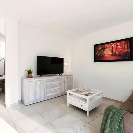 Mosaic - By Myhomeincomo 内索