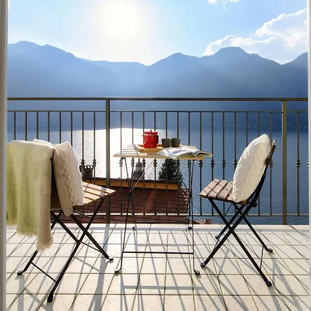 Mosaic - By Myhomeincomo Apartment *