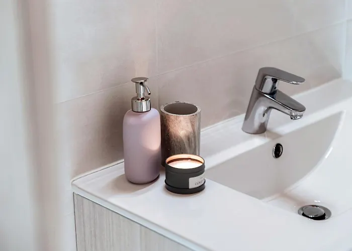 Mosaic - By Myhomeincomo Apartment *